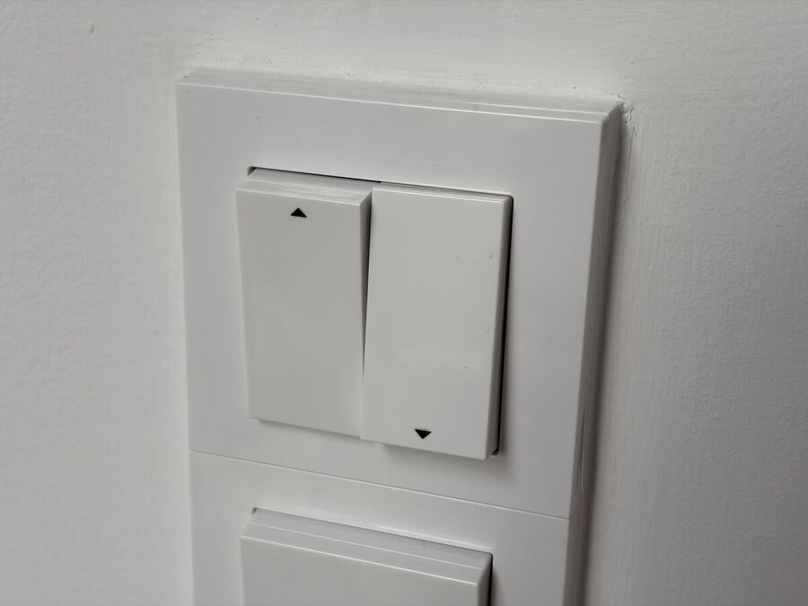 Electric roof window